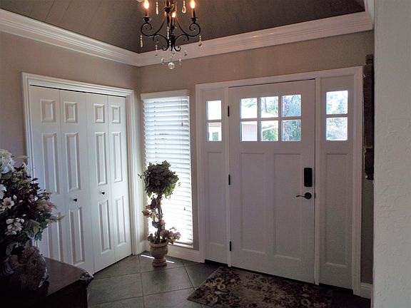 3rd image of 42761 Yosemite Springs Way