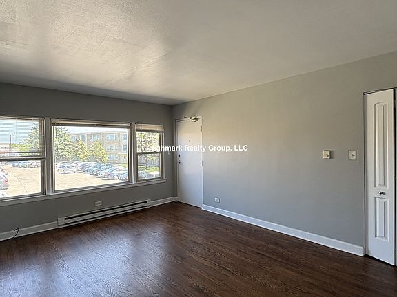 2nd image of 7632 N Milwaukee Ave #4N