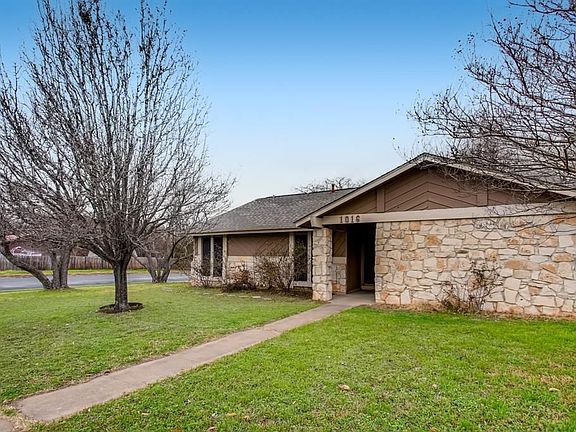 2nd image of 1016 Speer Ln