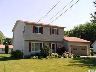 1st image of 822 Doris Cir