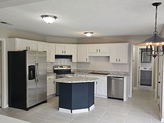 4th image of 7111 Creekside Dr