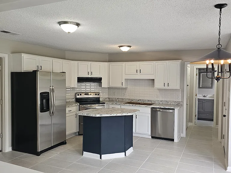 7111 Creekside Dr — Photo 4