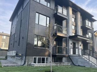 152 Springhurst Ave #3, Ottawa, ON K1S 0E5