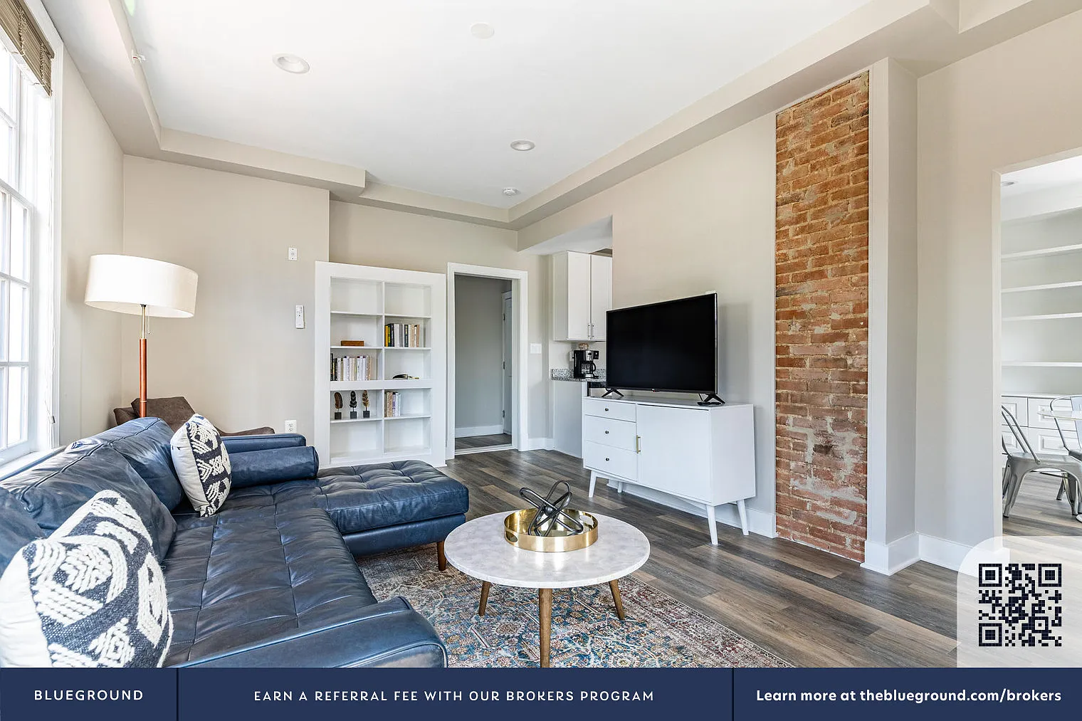 2 bed, 1.0 bath, 1100 sqft, $4,390 — Photo 3
