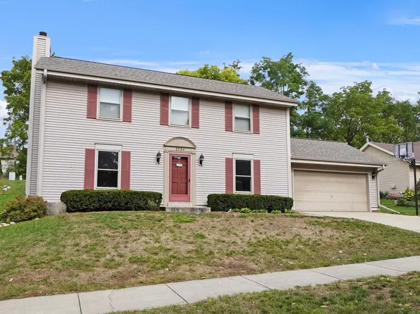2724 Oakcrest DRIVE, Waukesha, WI 53188