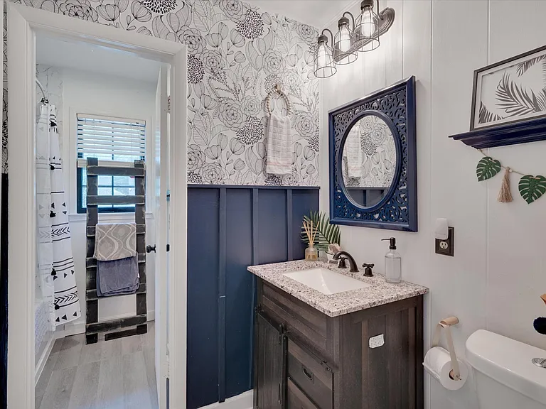 409 Northclift Dr — Photo 20