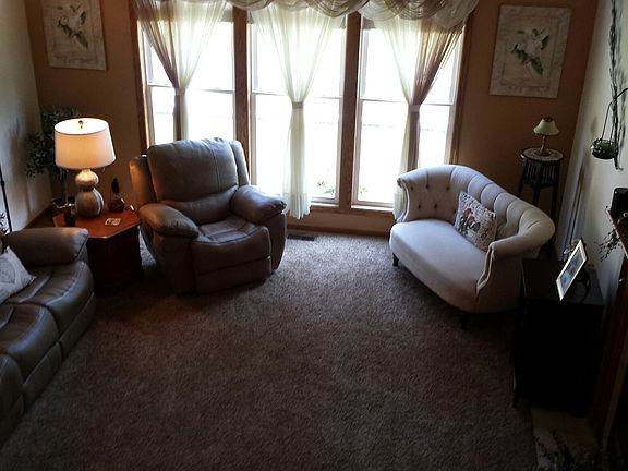 Great Room 2-story cathedral