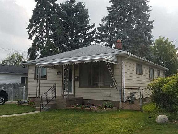 3rd image of 26045 Oakland St