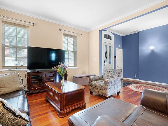 5th image of 2855 McNair Ave