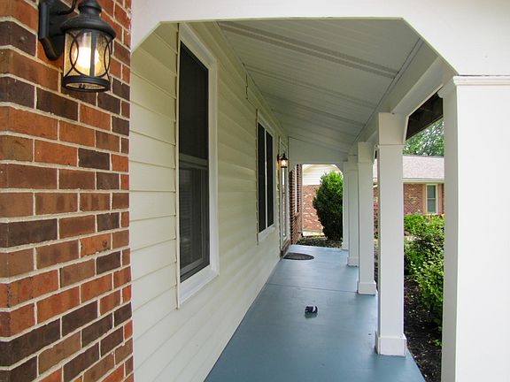 2nd image of 4 Silverbrook Dr