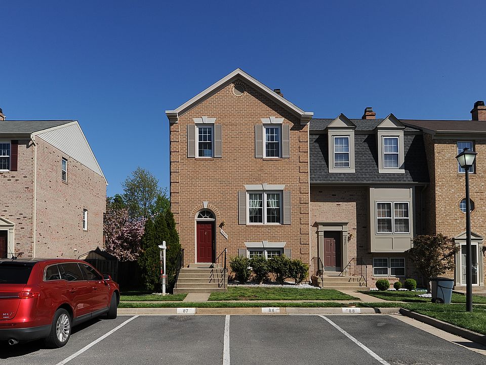 1st image of 5425 Middlebourne Ln