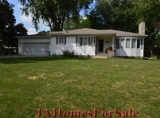 4203 Rownd St, Cedar Falls, IA 50613