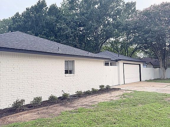 3rd image of 2121 Baylor Dr