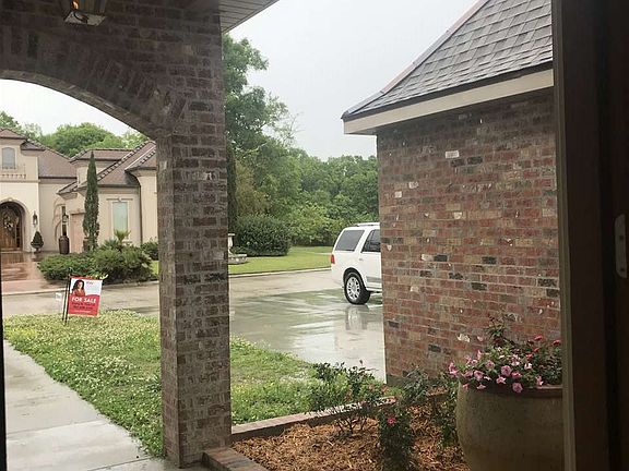 2nd image of 2916 Quiet Oak Pl