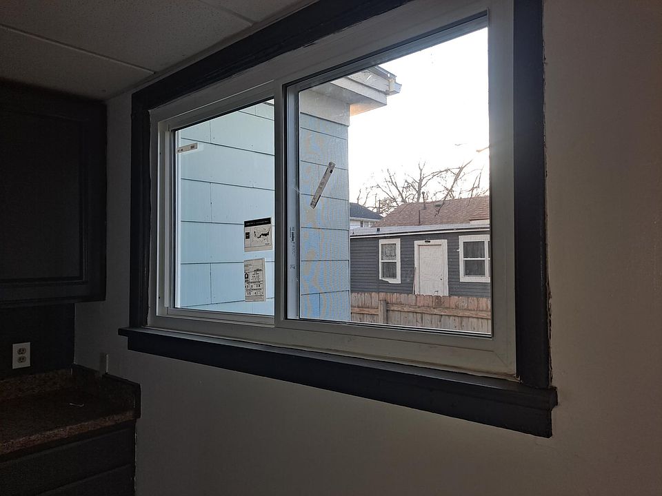 1st image of 121 W 10th St Unit 3