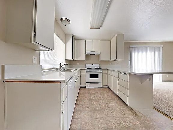 5th image of 25851 Harriet Ave