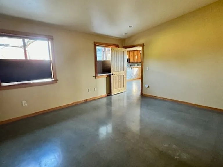 4020 Annie St — Photo 52
