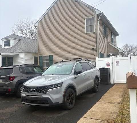 3rd image of 219 Connor St