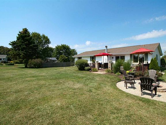 4th image of 605 Meadow Crest Dr