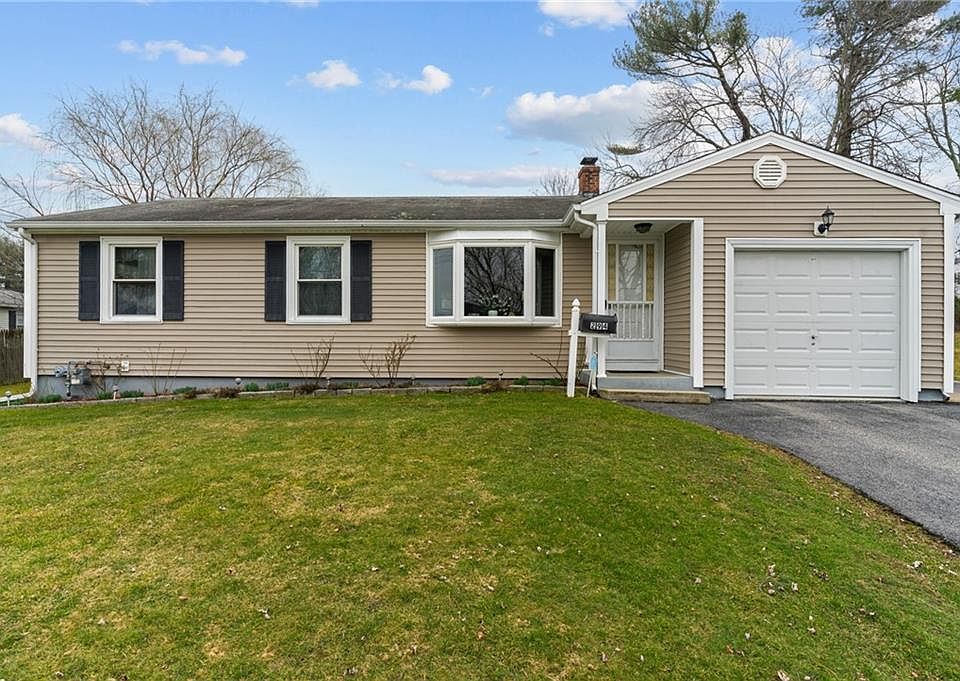 294 Brown St, East Providence, RI 02914 Zillow