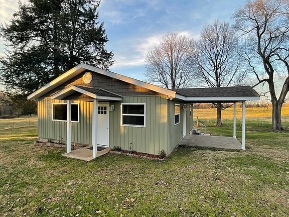 3rd image of 2821 N Farm Road 123 Ln #123