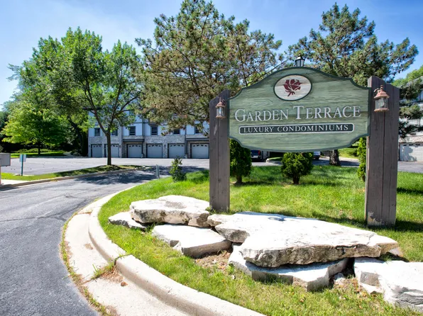 9260 W Kelly Pl #9260, Hales Corners, WI 53130