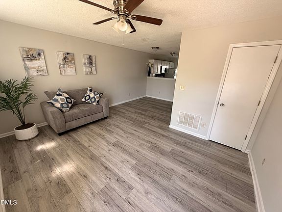 4th image of 8253 Merriweather Cir