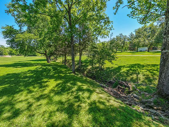 87th image of 157 Giles Ln