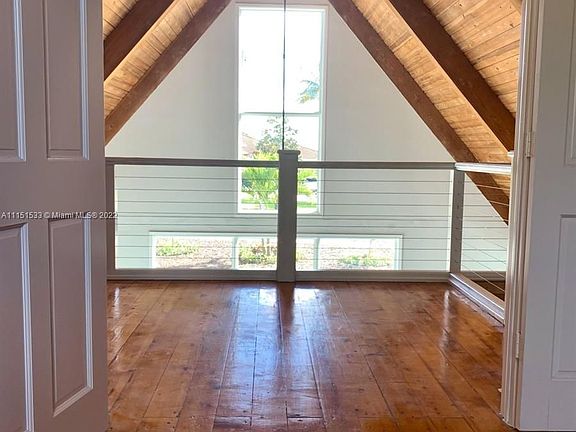 5th image of 4054 NE Skyline Dr