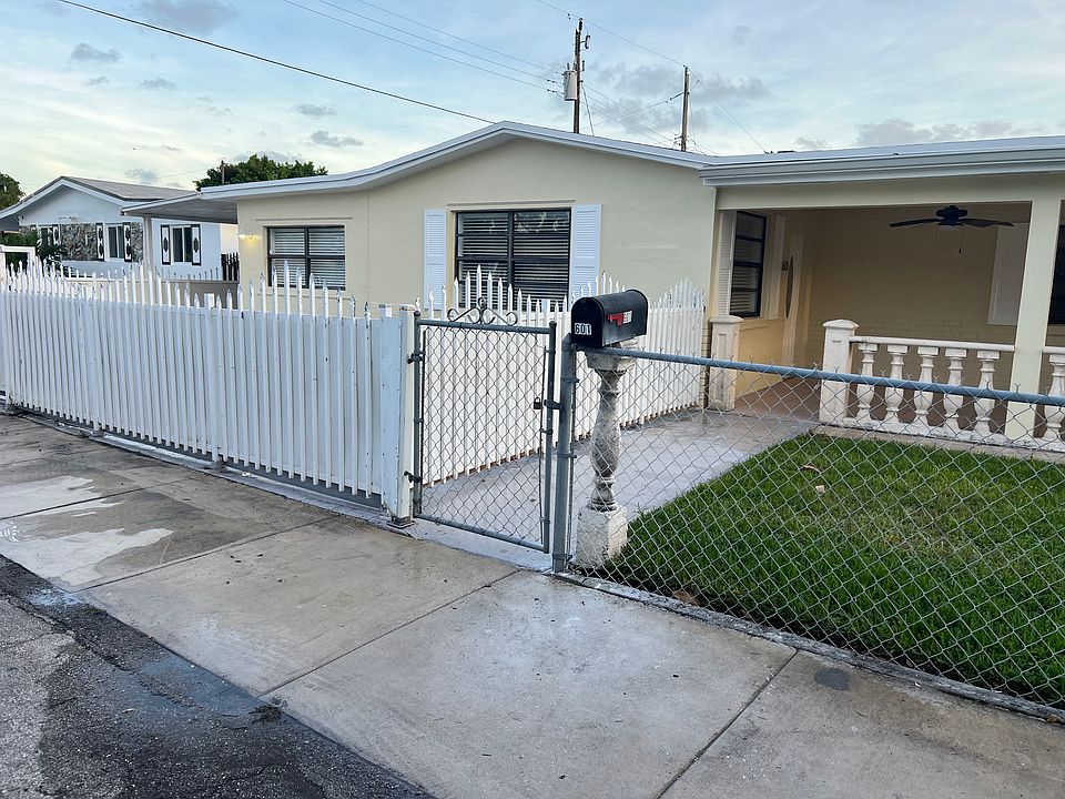 1st image of 601 SW 114th Ave