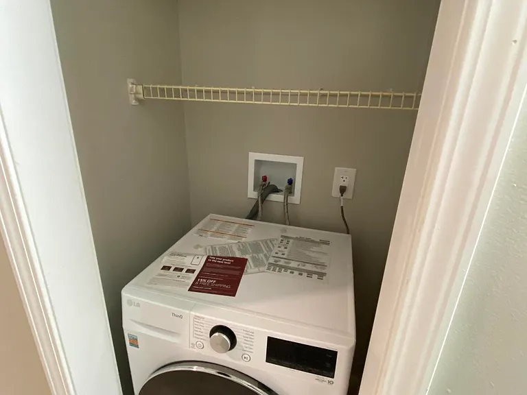 923 Sanders Ln #701 — Photo 6
