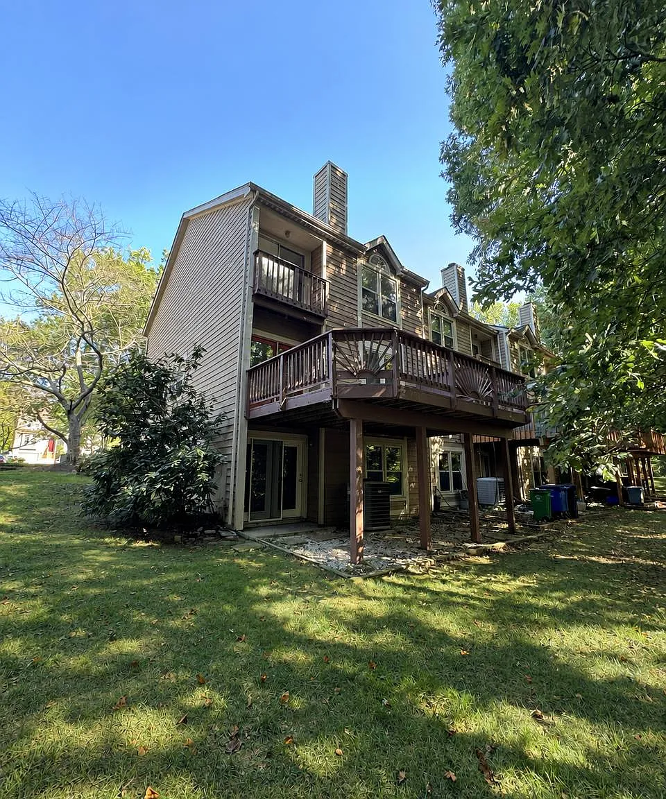 4 bed, 3.5 bath, 1660 sqft, $3,100 — Photo 4