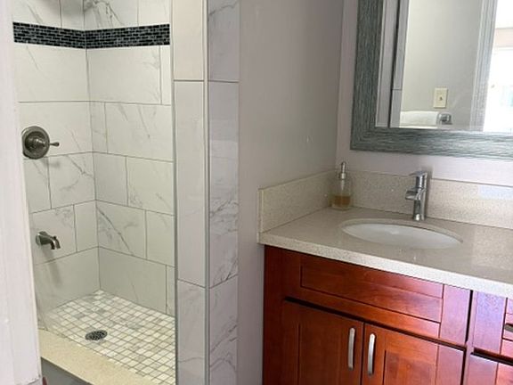 2nd image of 190 Eleu Pl