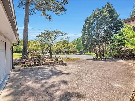 5th image of 190 Bent Grass Dr
