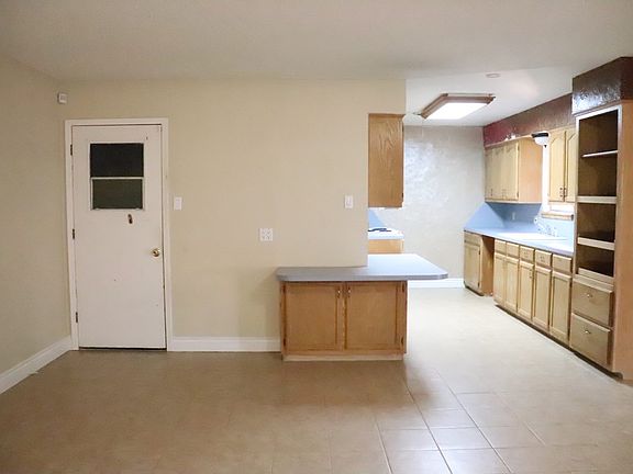 5th image of 1701 E 46th St