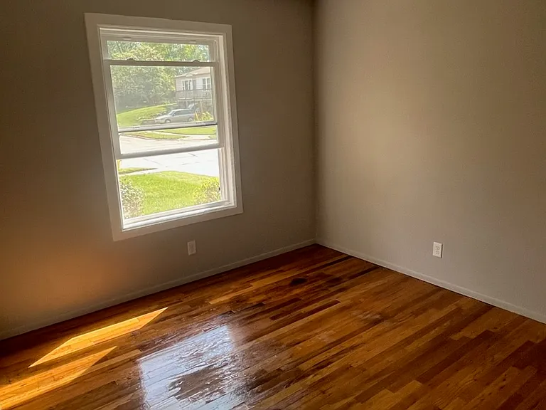 7246 S 24th Ave — Photo 10