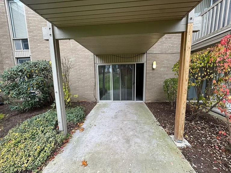 6590 Chaffee Ct — Photo 22