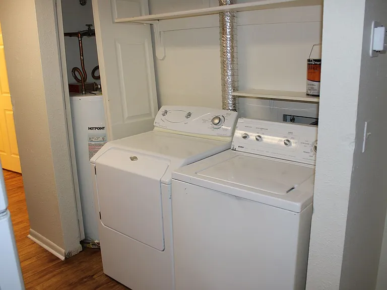 1419 Riverside Ave — Photo 4