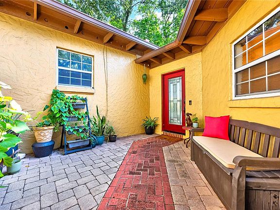 2nd image of 1835 OAK LANE