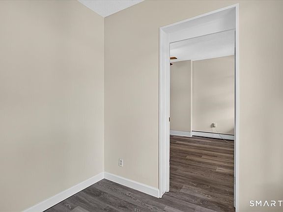 5th image of 121 Wooster St APT 2