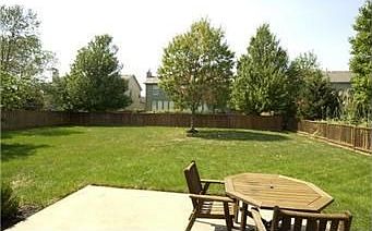 3rd image of 13916 Rosewood St