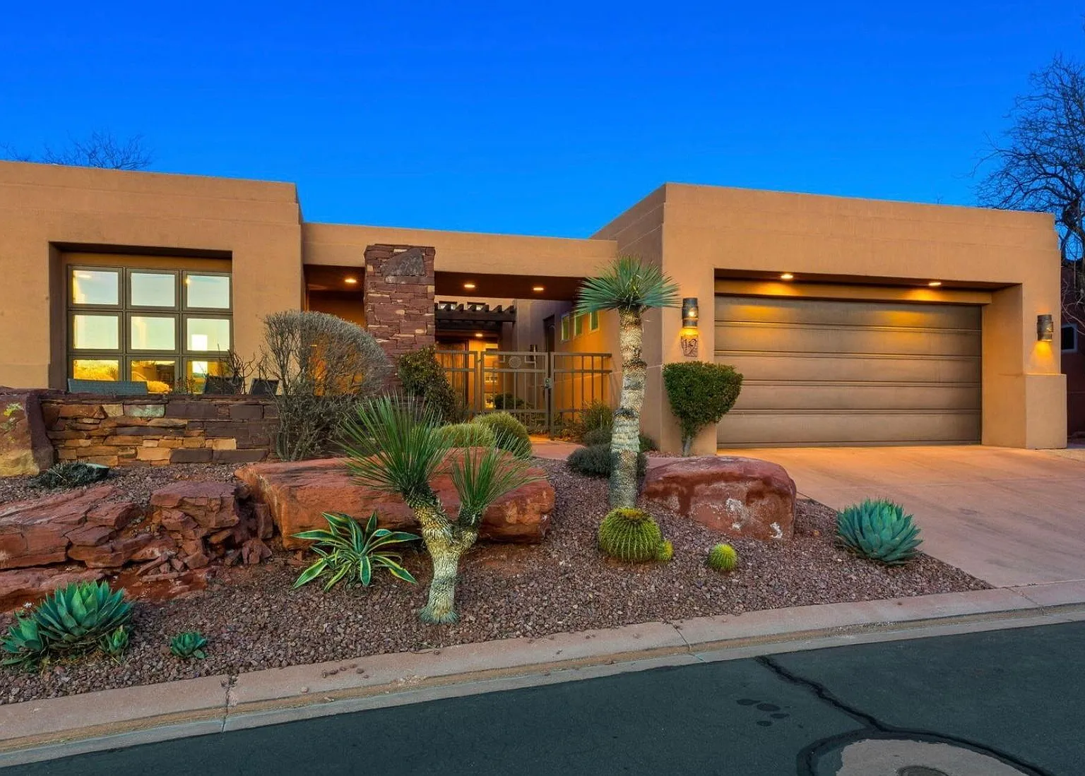 2410 W Entrada Trl — Photo 1
