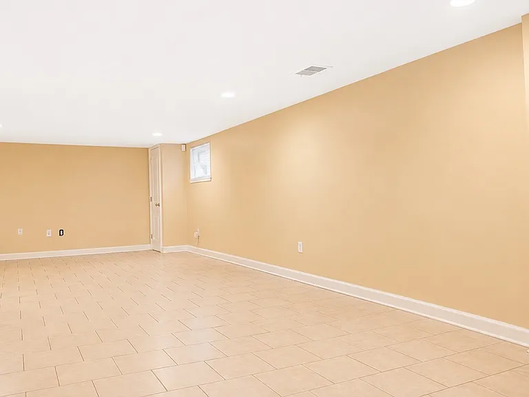 2603 Hamlin St NE #B — Photo 4