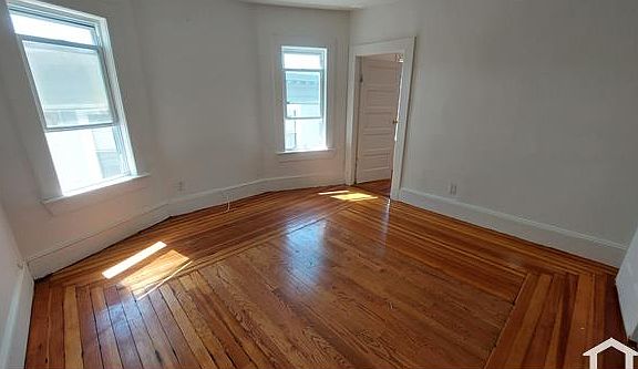 5th image of 7 Topliff St #3