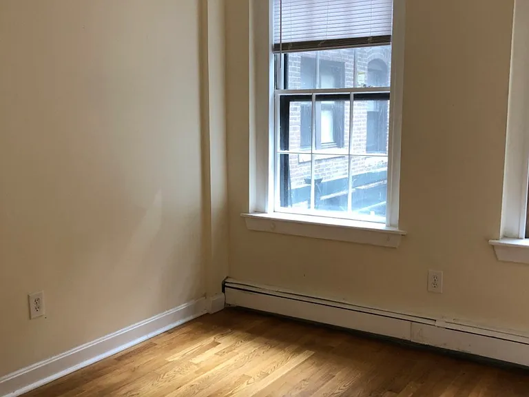 30 Phillips St #1 — Photo 3
