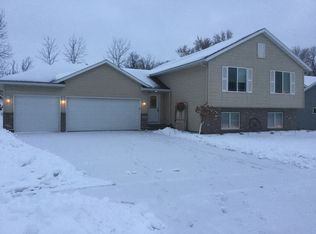 632 7th St SW, Pine Island, MN 55963