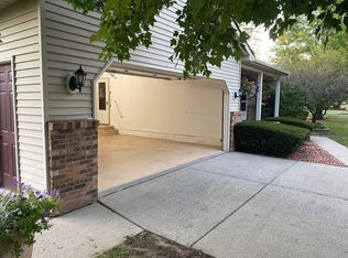 3417 Woodvalley Dr, Lapeer, MI 48446