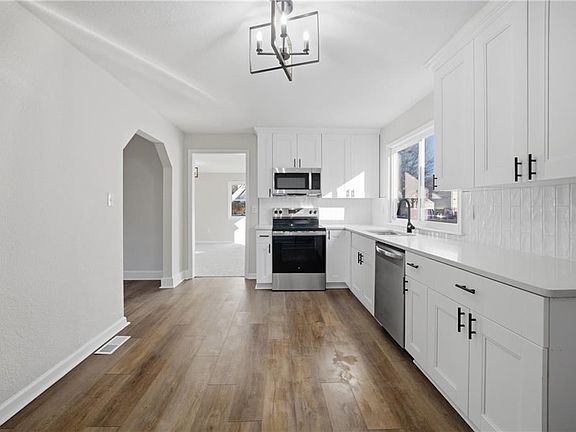 3rd image of 335 E Little Creek Rd