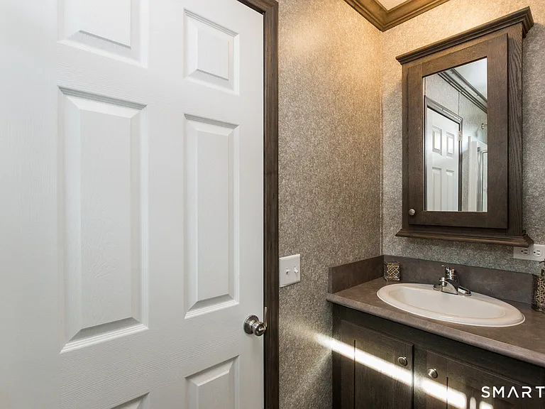 111 Clark Ln #9 — Photo 18