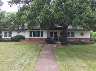 1208 Avenue L, Cisco, TX 76437